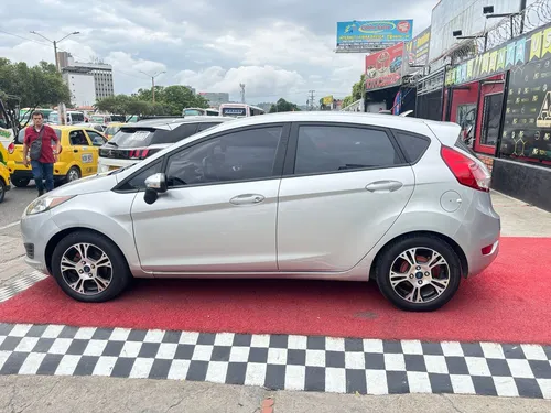 Ford Fiesta 1.6 Hatchback Se