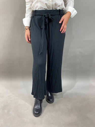 Pantalón Marca  Basement  De Color Negro (talla S)