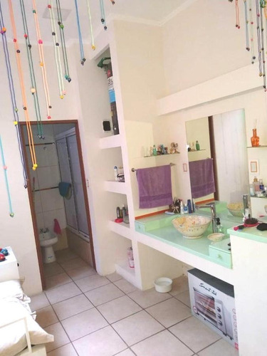 Imagen 14 de 18 de Raulet * 100 . Ph. 5 Ambientes, Con Patio Y Jardin. Espacio Aéreo. Sup. Total.: 310 M2. Precio Por M2. Usd1.242.