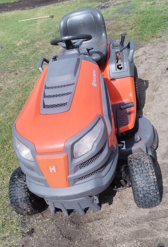 Tractor De Jardín Corta Césped Husqvarna