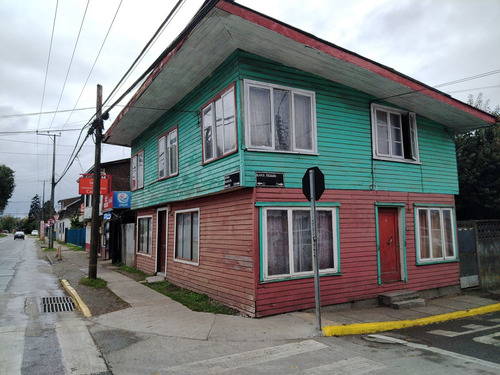 Casa De Esquina En Valdivia - Posibilidad De Inversion  Fa