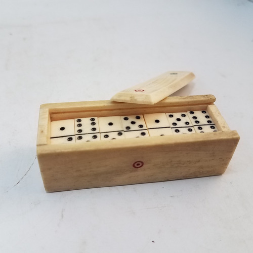Domino Miniatura De Excelente Material En Caja