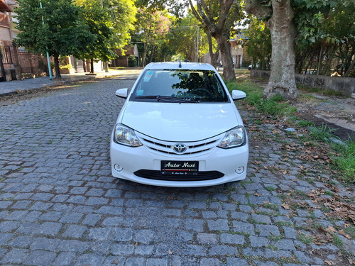 Toyota Etios 1.5 Sedan X