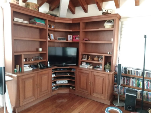 Imagen 17 de 30 de Hermosa Casa En Parques De La Herradura Con Doble Seguridad 3 Recámaras Con Vestidor Y Baño C/u Excelente Estado Para Cambiarte Ya - 400m2 De Construcción Garage Techado 3 Autos Puertas Eléctricas