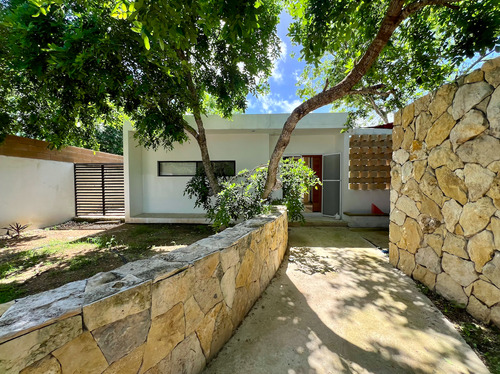 Casa En Venta En Quintas Baspul De 1 Planta Y 2 Recámaras | A 20 Min De Mérida
