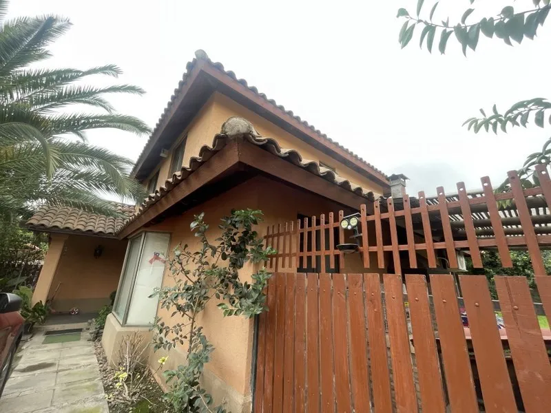 Imagen 2 de 17 de Casa Interior En Arriendo Ayres De Chicureo, El Molino 106