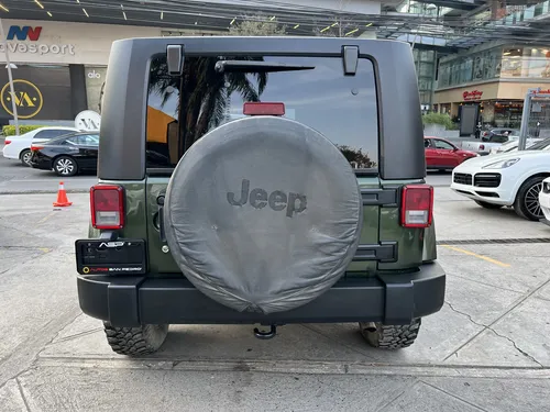 Jeep Wrangler 3.8 Unlimited Sahara 4x4 At