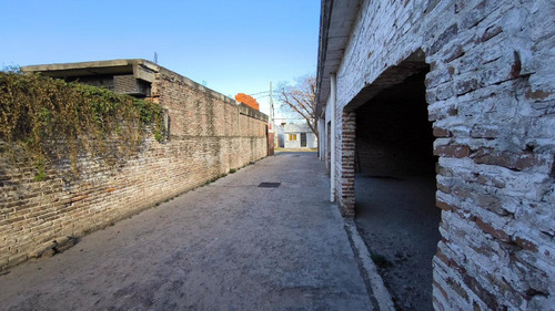 Venta Terreno Con Cocheras En Barrio Alberdi