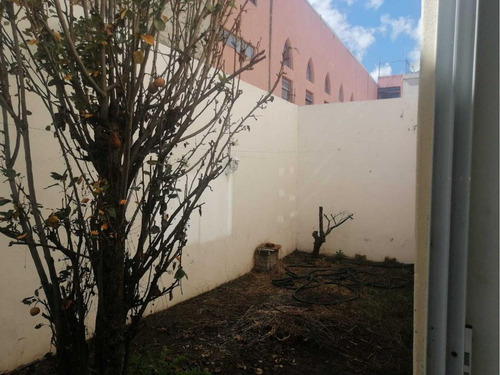 Casa En Venta En Nueva Chapultepec, Morelia, Michoacán De Ocampo C.p. 58280