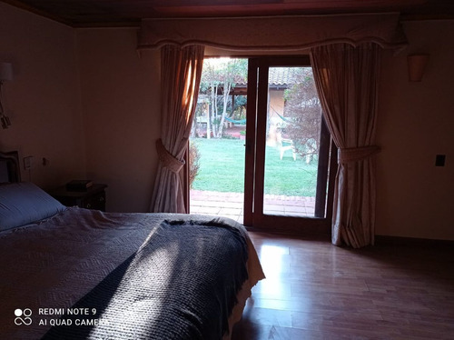 Gran Casa En Parcela Con Tremenda Ubicación, Cerca...