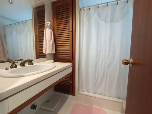 Imagen 25 de 30 de Venta Apartamento 3 Dormitorios En Suite Mas Dependencia Vista Al Mar Punta Del Este