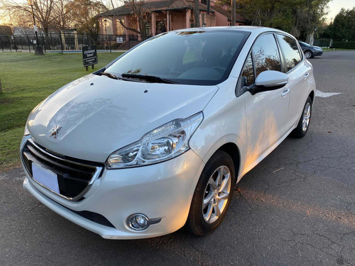 Imagen 1 de 14 de Peugeot 208 1.5 Allure Touchscreen 2015