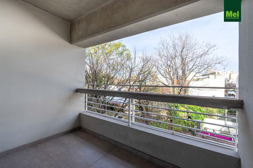 Hermoso 2 Ambiente Con Vista Abierta. Bajas Expensas