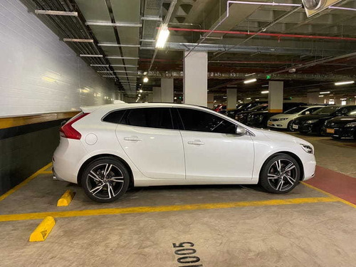 Volvo V40 T5 Rdesign