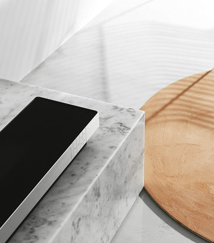 Imagen 2 de 4 de Bang & Olufsen Beosound Stage Dolby Atmos Soundbar Tv