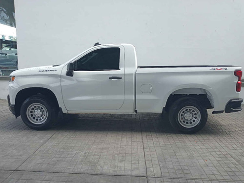 Imagen 2 de 13 de Chevrolet Silverado 2021 2p 1500 Wt Cab Reg V6/4.3 Aut 4