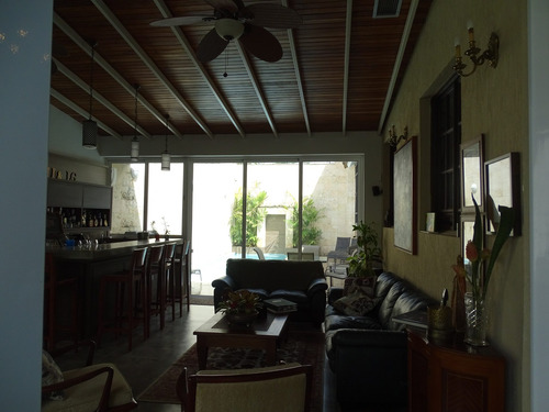 Imagen 25 de 30 de Casa Estilo Español En Colinas De Guataparo