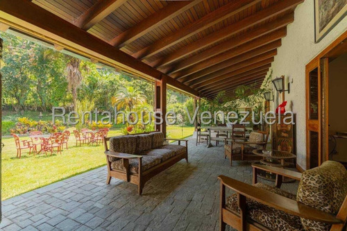 LG Vendo Hermosa Casa En La Urb. La Lagunita (2 Casas En 1 )