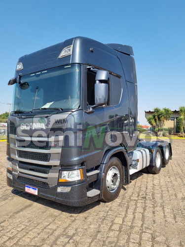 Imagem 4 de 15 de Scania Trucado R 450 6x2 2019/2020 - Teto Alto