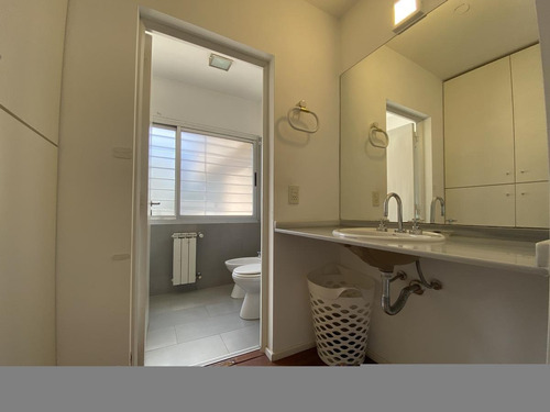 Casa De 3 Dormitorios En Venta Con Parrillero -aldea Fisherton