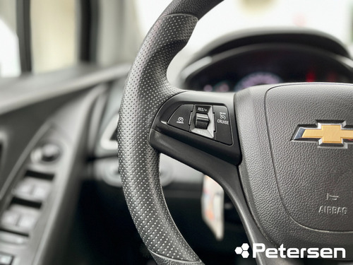 Imagen 15 de 24 de Chevrolet Tracker 1.8 Ls Fwd E5 Mt 5p 2018