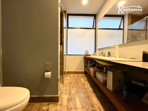 Casa En Venta En Alto Del Escobero. Cod V775211
