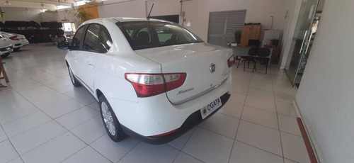 Imagem 4 de 9 de Fiat Siena 1.6 Mpi Essence 16v Flex 4p Manual