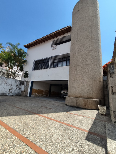 Venta De Casa Quinta En Colinas De Santa Mónica