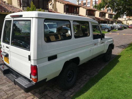 Toyota Land Cruiser 2017 4x4