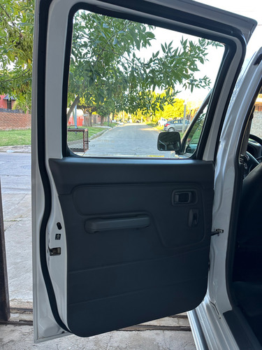 Nissan NP300 2.5 Cabina Doble 133cv 4x2