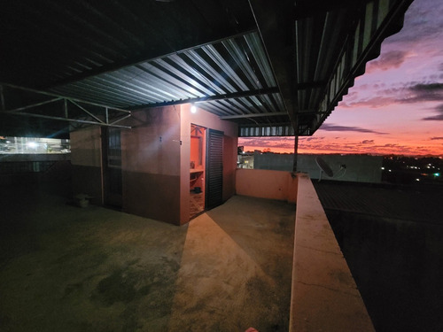 Casa De 3 Quarto, Três Banheiros , 1 Suíte,4 Salas