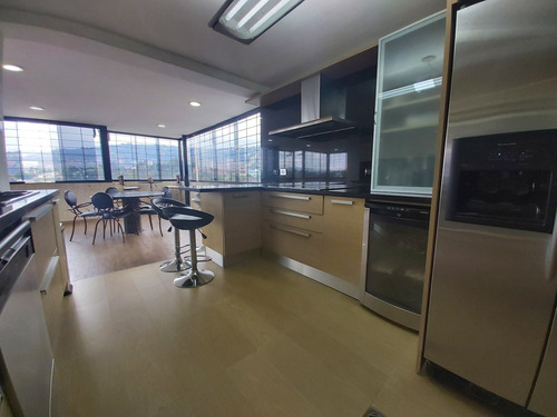 Imagen 2 de 30 de Venta Apartamento 210mt2 4h+huesped / 4b / 2e Santa Paula