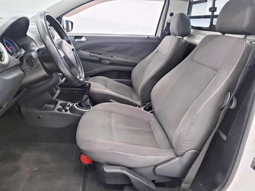 Volkswagen Saveiro 1.6 MI CS 8V FLEX 2P MANUAL G.V