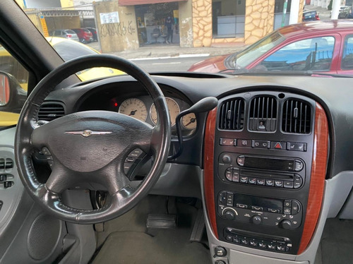 Imagem 8 de 12 de Chrysler Grand Caravan 3.3 Limited 2006 - 7 Lugares