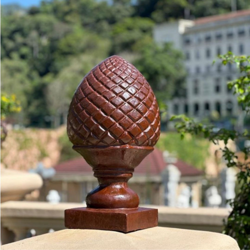 Pinha Decorativa Em Ferro Fundido