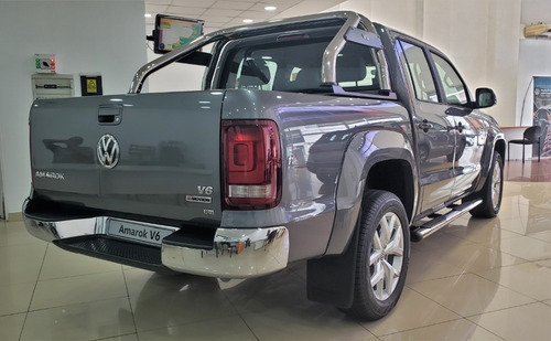 Imagen 7 de 15 de Volkswagen Amarok V6 Highline 0km 2022 Física