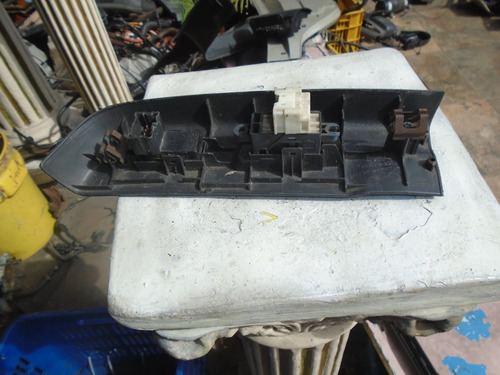 Imagen 3 de 3 de Vendo Boton De Subir Vidrio Del, Derecho De Nissan Pahtfinde