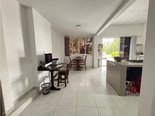 Vendo Hostal, Amoblada, Cerca A Recuca