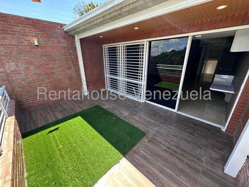 Townhouse En Venta En Villa Nueva Hatillo Cda 25-10925 Yf