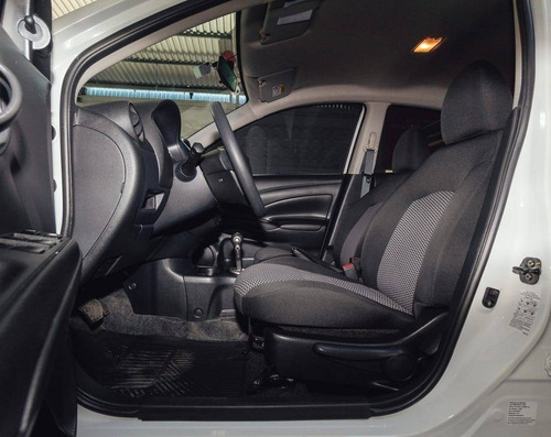 Imagem 8 de 10 de Nissan Versa 1.6 16v Flex V-drive Special Edition Xtronic