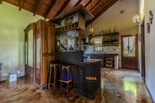 Casa A La Venta En Campos De Álvarez