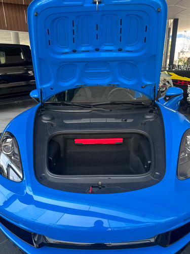 Estrena Auto!!! Es Un Azul Hermoso Y Con Poco Kilometraje