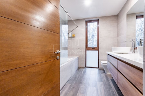 Casa En Venta De 6d/5b En Colina