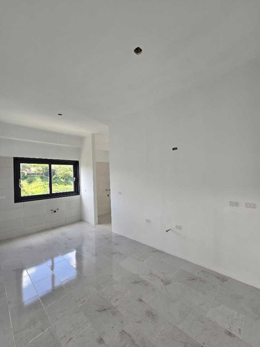 Apartamento En Venta 175 M2- Urb. Macaracuay