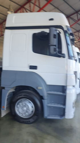 Imagen 4 de 15 de Mercedes Benz Axor 2040 2012 4x2 (con Dormitorio)