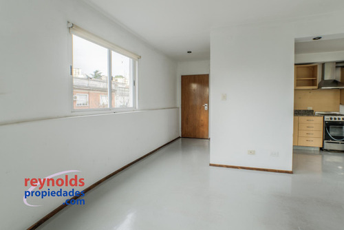 ¡dúplex En Piso 2° Por Escalera, Con Terraza En Piso 3°, Con Parrilla Y Baulera!