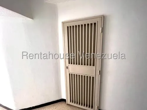 Las Acacias Mls# 25-12440 Wm