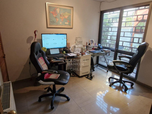Casa En Ñuñoa Con 3 Dormitorios Y Gran Conectividad