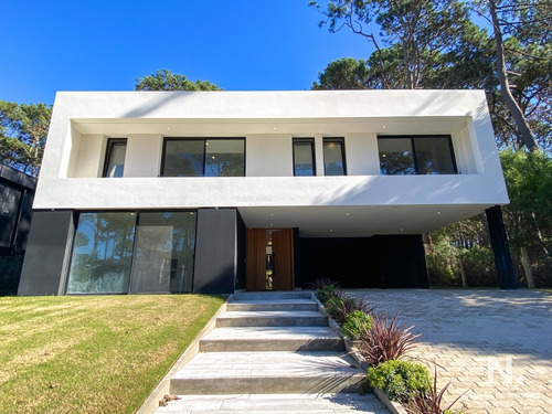 Casa A Estrenar En Barrio Cerrado Rincón Del Indio, Playa Brava, Punta Del Este