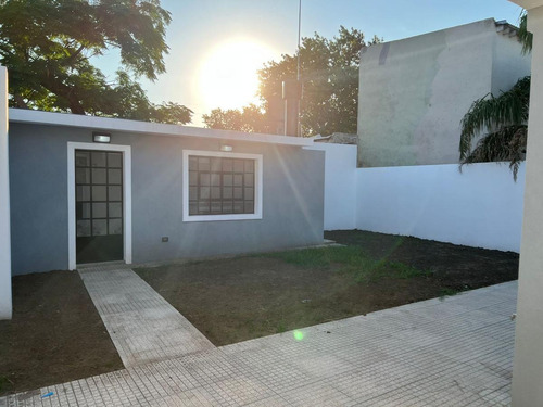 Imagen 20 de 24 de Casa - Ituzaingó Norte 4 Amb En Venta Casa Americana A Nuevo Sobre Lote Propio